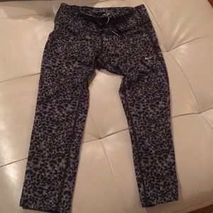 Nike DRI-Fit Capri Leggings
